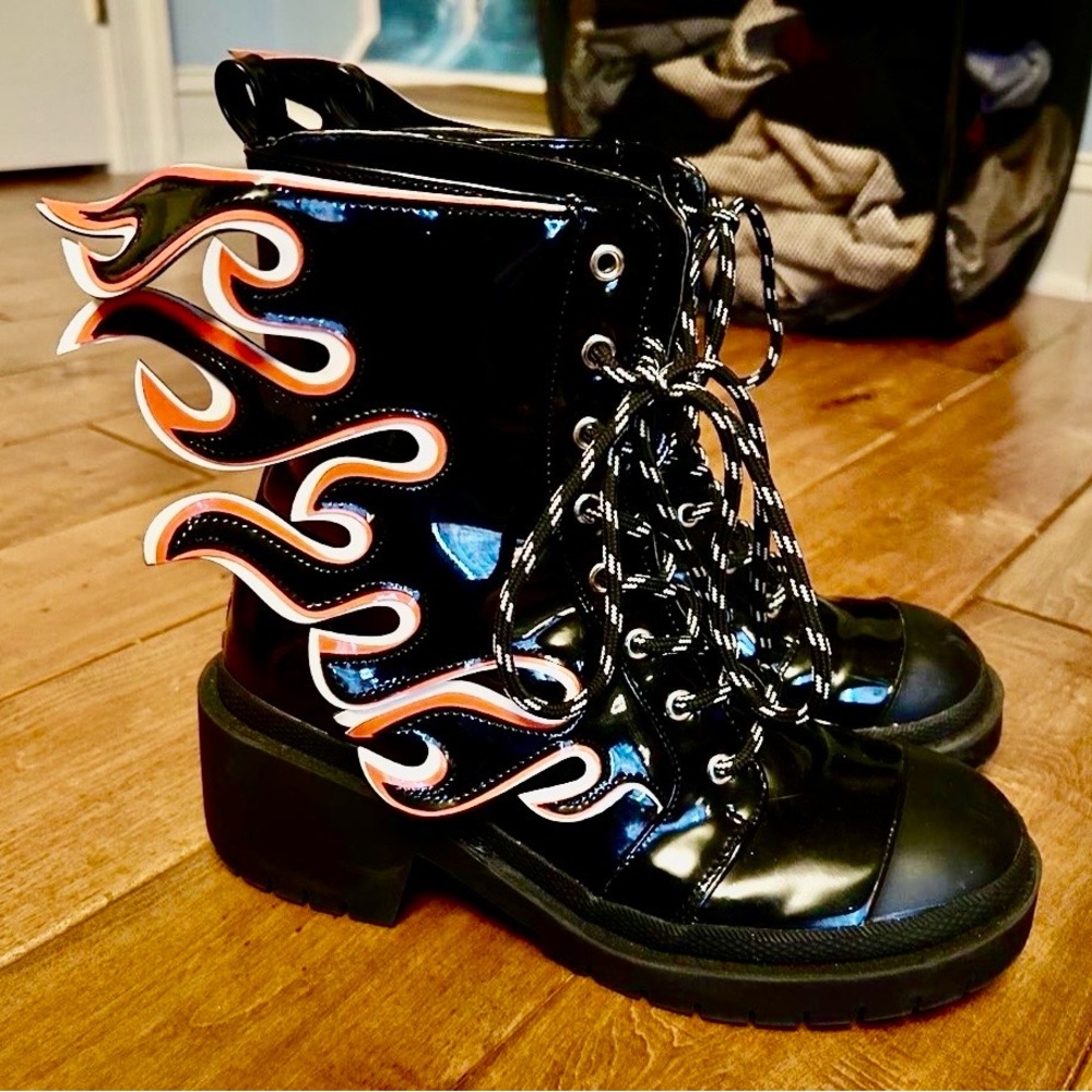 Dolls Kill Sz7 Black Flame Zipup Boots